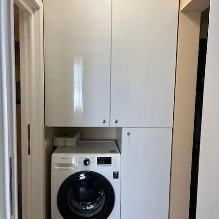 Fully Equipped, Moments Away From The Centre アパート コンスタンツァ